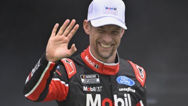 68 адски обиколки: Шампион от F1 разказа за трудния дебют в НАСКАР