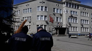 Сигнали за взривни устройства са получени днес в общо 15