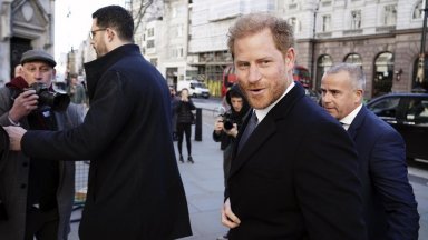 Принц Хари изненадващо се появи във Върховния съд в Лондон 