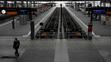 "Мегастачката" в Германия: Мрежата на обществения транспорт спря заради заплащането