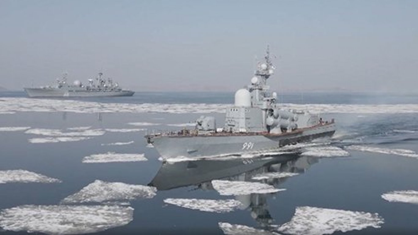 Русия започна големи учения в Арктика
