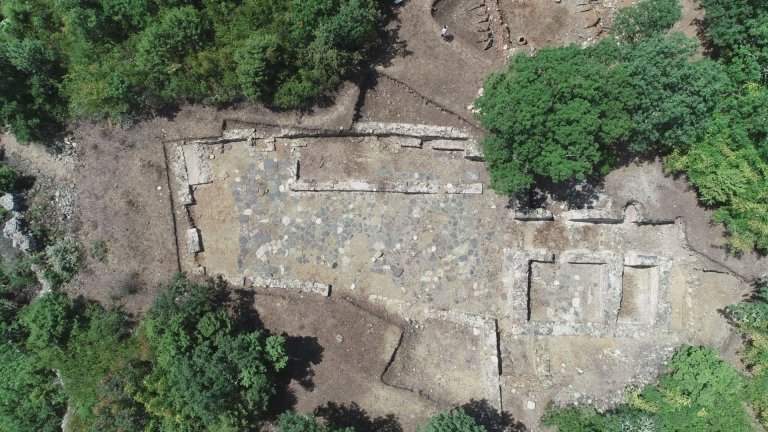 Откриха кирилски надпис от времето на Симеон в крепостта "Балък дере" край Хухла