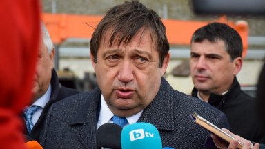 По думите му между 22 и 23 см е дебелината