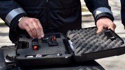 Пловдивската полиция получи нови пистолети "Валтер" и "Тейзър" (снимки)