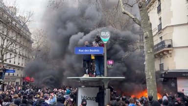 Общественият транспорт беше нарушен а доставките бяха спрени в цяла