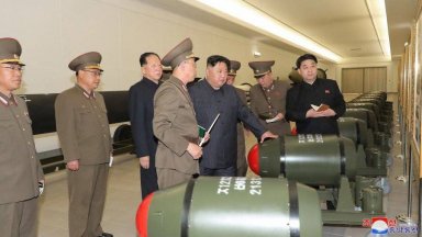 Северна Корея представи нови ядрени бойни глави 