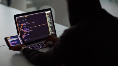 Чрез атакувания профил във Facebook на бившата заместник социална министърка и