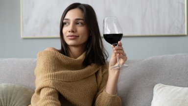 Чаша вино на ден не е вредна за здравето, твърди научно изследване