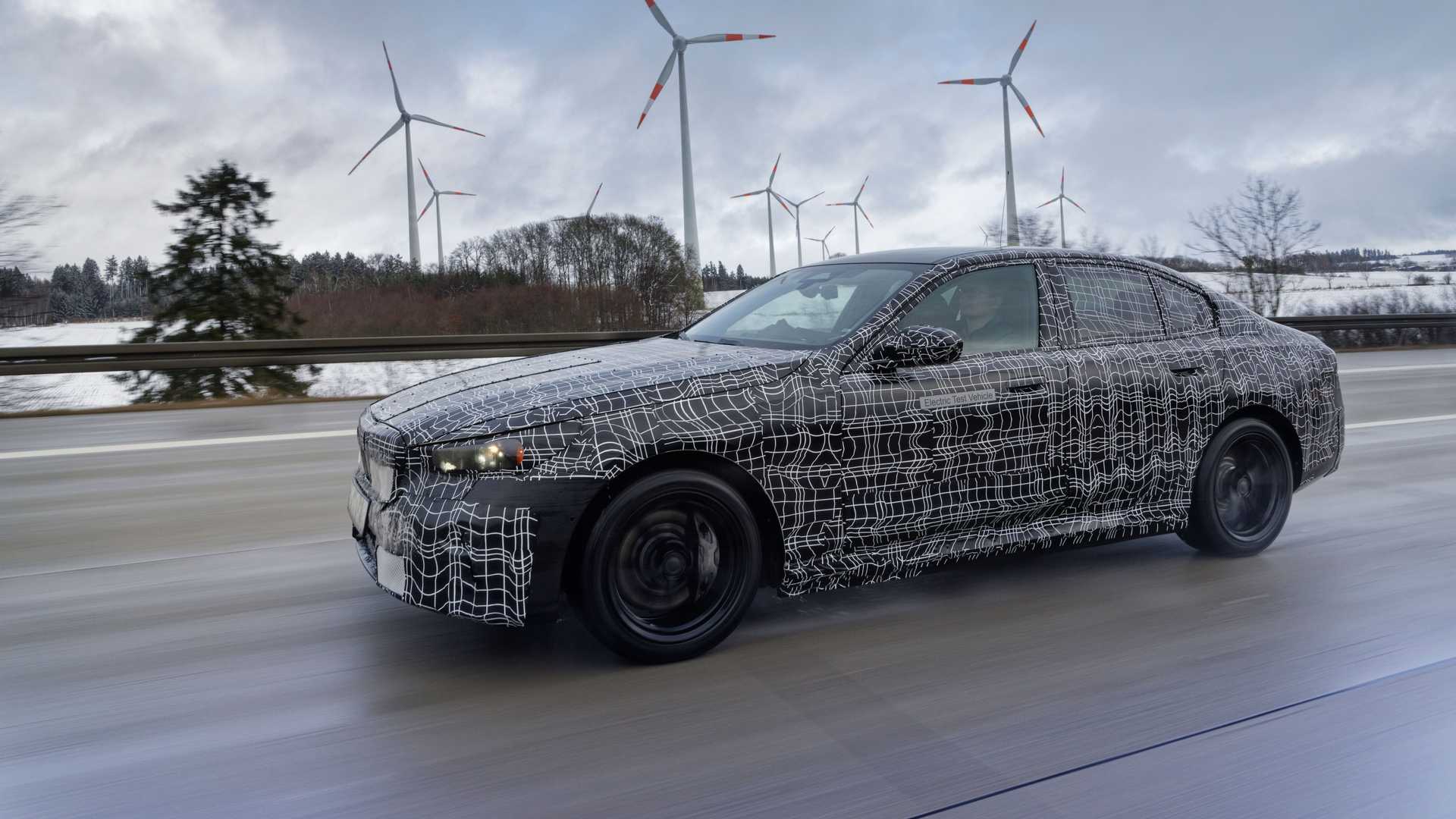 BMW i5 премина през тежки зимни тестове (видео)
