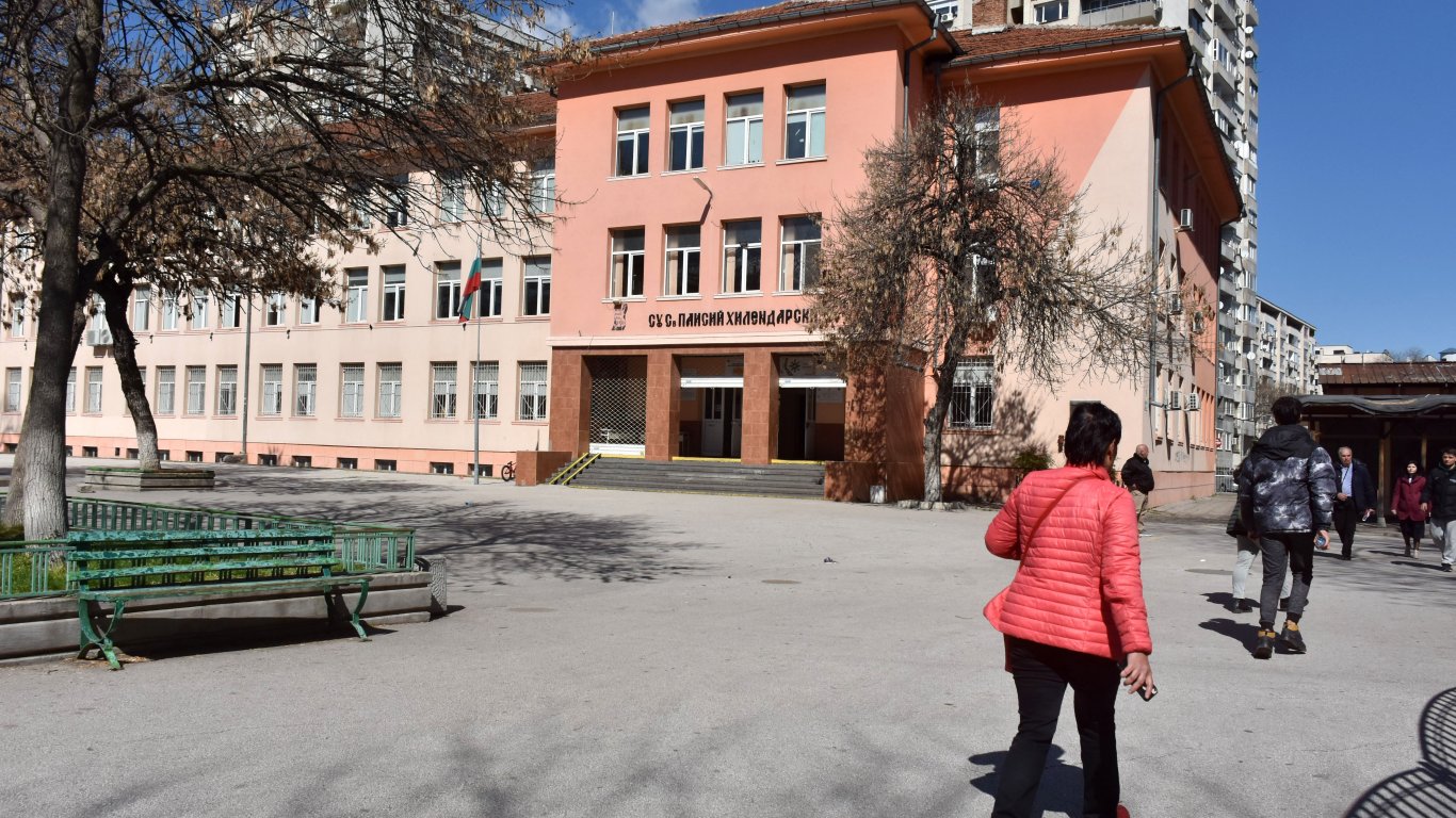 ГДБОП задържа още един ученик за бомбените заплахи в училищата