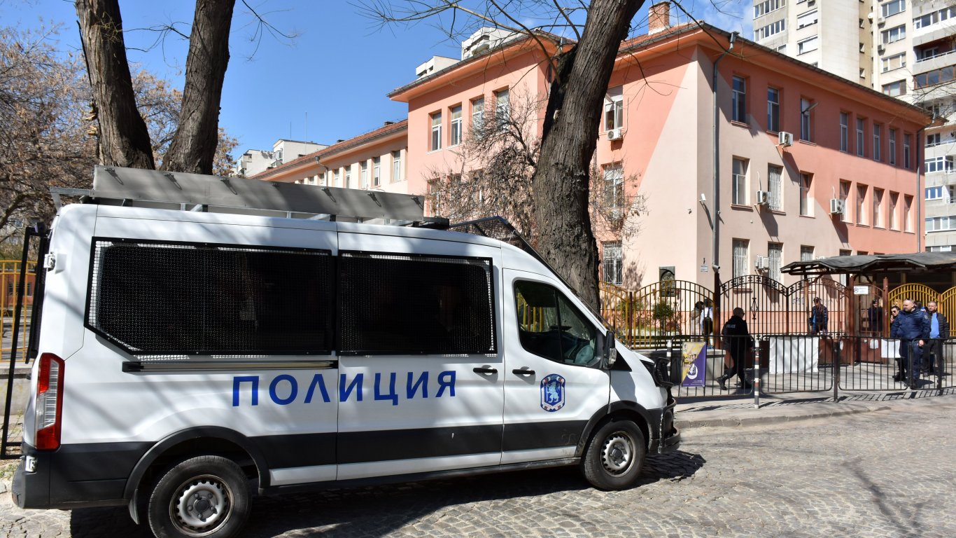 Пловдивският кмет обяви 31 март за неучебен заради бомбените заплахи