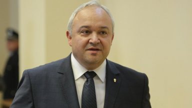 Относно приближения до Петров Кристиян Христов който по рано днес