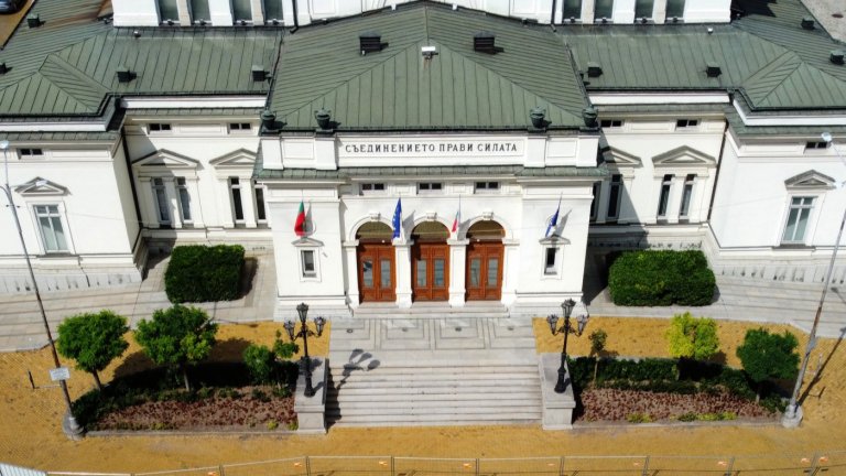 Трайчо Трайков алармира, че старата сграда на парламента се руши