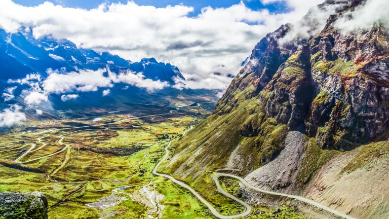 Най-смъртоносният път в света – кока, злато и ужас