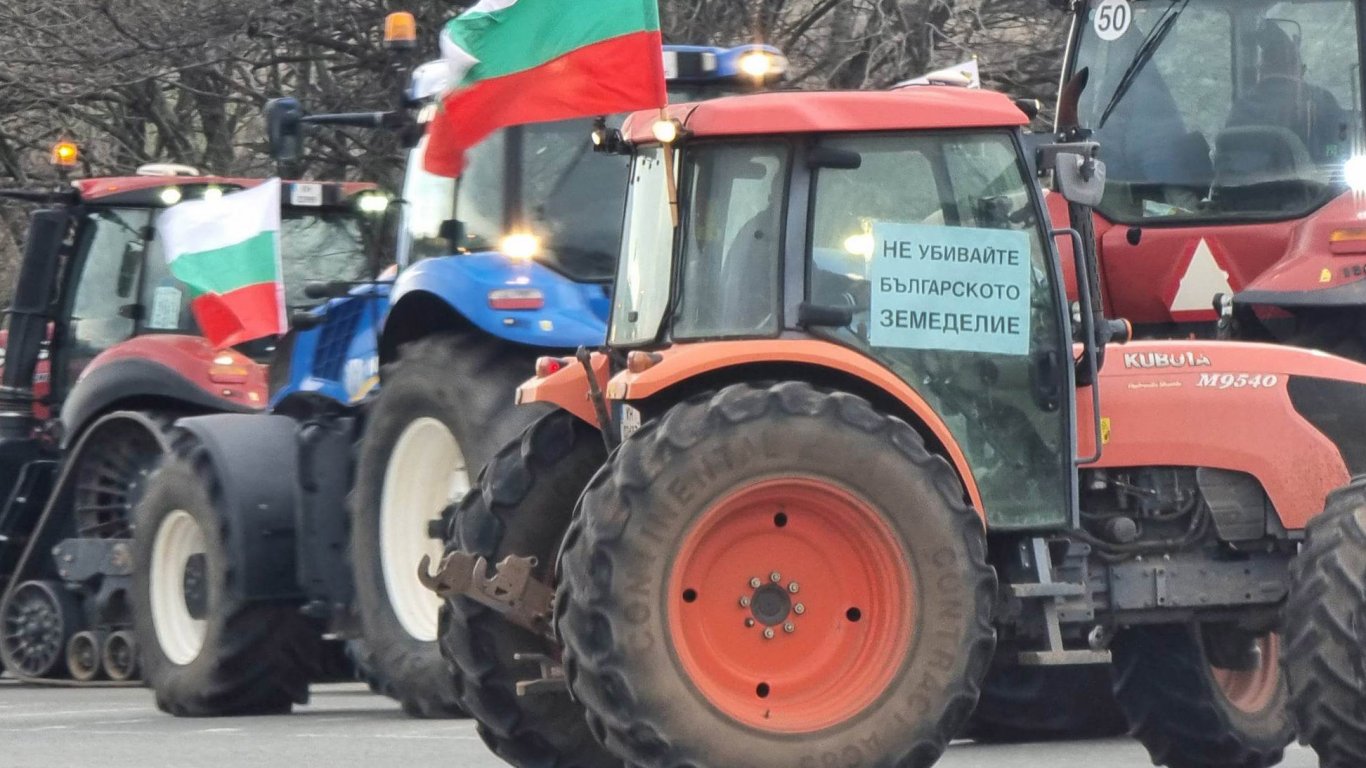 Земеделците блокират страната заради украинския внос на храни