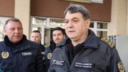Аресуваха двама 15-годишни в Пловдив заради сигнали за бомби в училищата 