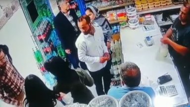 Все повече иранки отказват да се подчинят на властите и