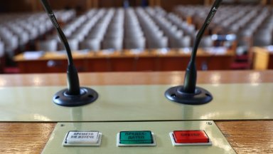 Възраждане излизат трети с 12 9 а след тях са ДПС