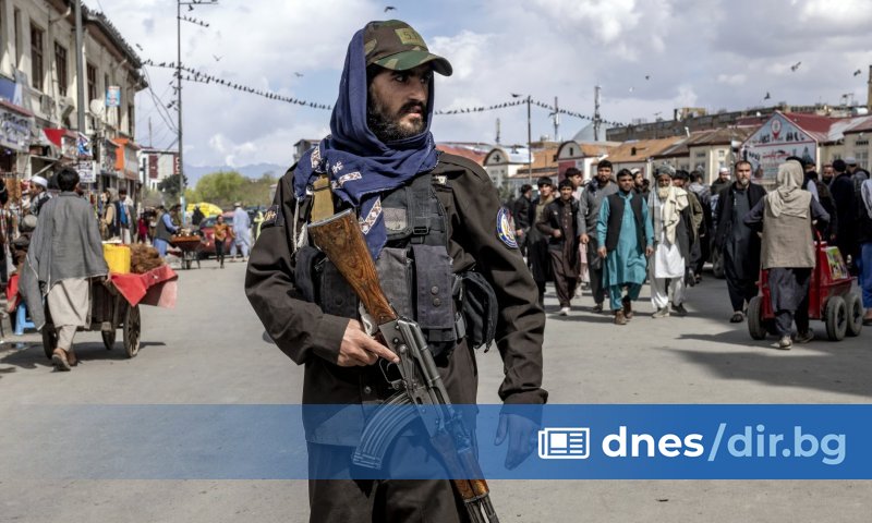 Смята се, че третият британец е Майлс Раутлидж, известен като