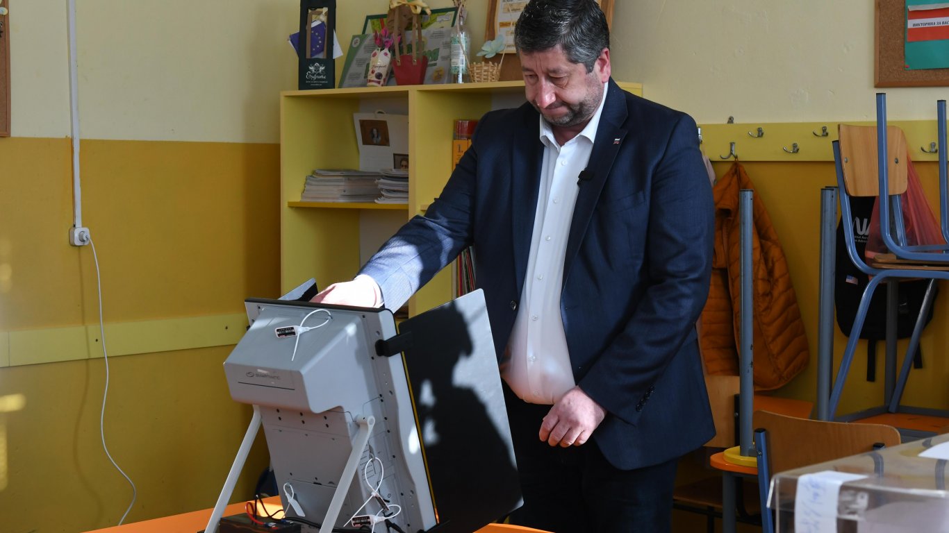 Христо Иванов: Гласувах за това България да тръгне напред да излезе от тази безпътица