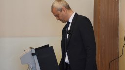 Костадинов от Варна: Гласувах за възраждането на България като свободна и независима държава