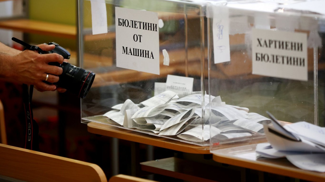 Проучване: 43,5% от софиянци заявяват, че ще гласуват и са решили за кого
