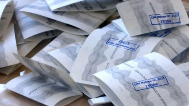 До урните са отишли малко над 120 хиляди души На