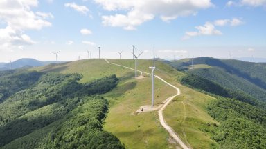 Екипите от Инвестиционно банкиране на УниКредит в България, Виена и Италия реализираха успешно сделка в сектора на възобновяемите енергийни източници 