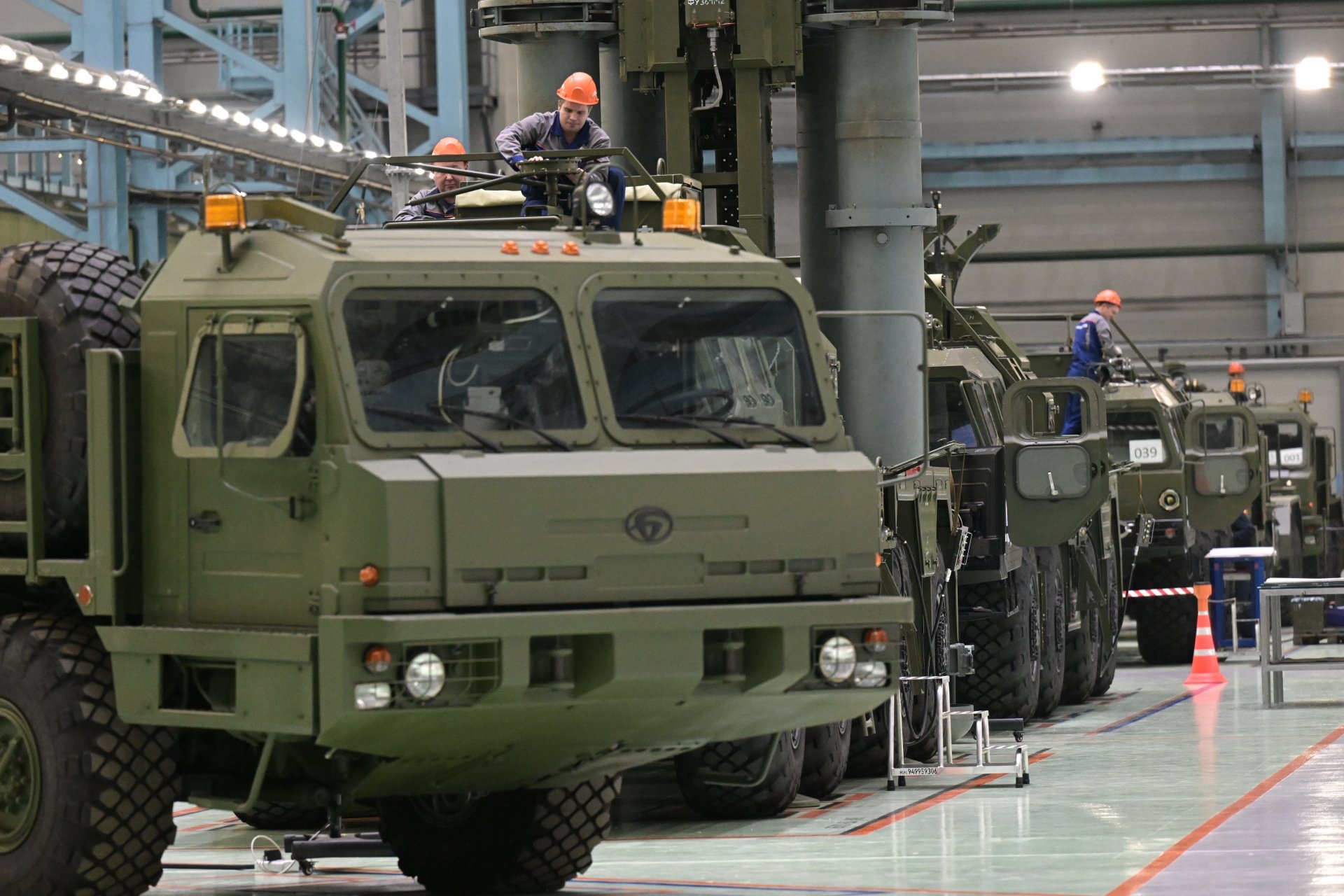 Руските военни заводи може да се предполага, че са затрупани с поръчки