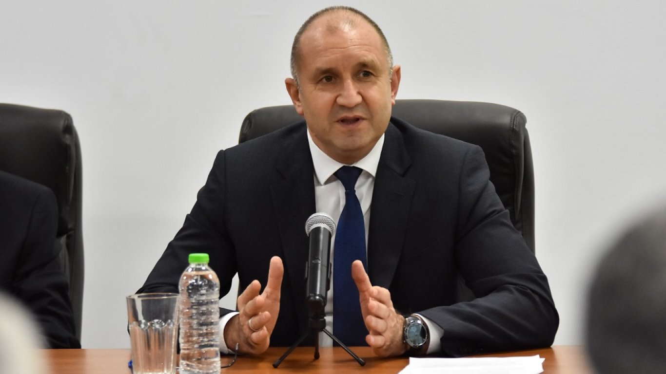 Радев отговори на Борисов: Президентът назначава само служебен кабинет