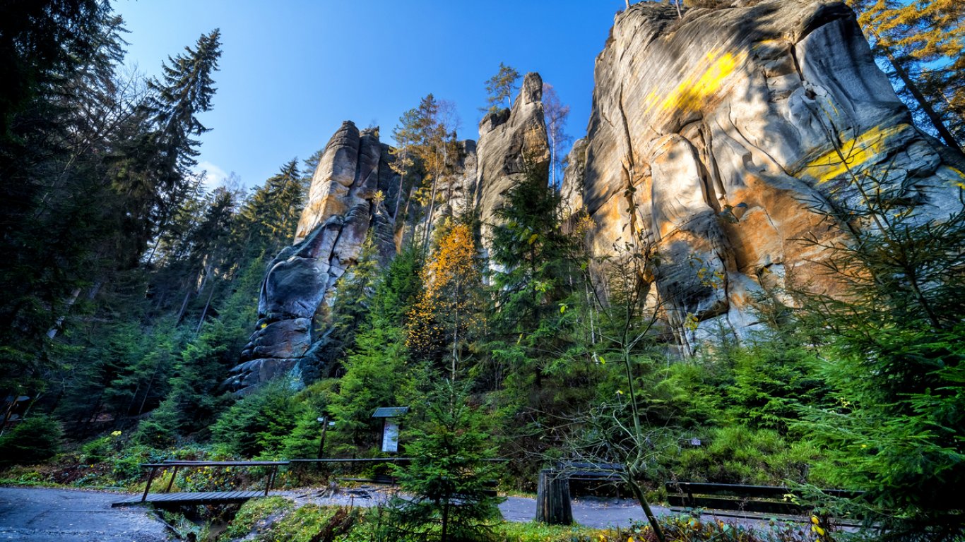 Мистичният град на скалите и Нарния (видео)