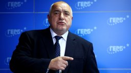 Борисов кани всички на преговори за кабинет, дори служебни министри на Радев