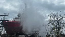 Пламна кораб, ремонтиран в Корабостроителния завод в Бургас (снимки/видео)