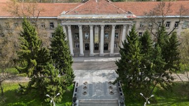 Роботизирана ръка с широко приложение помага на учени от Русенския