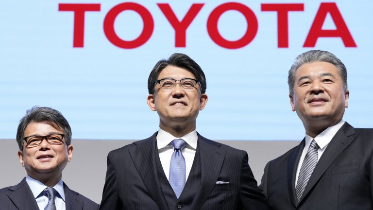 Toyota опитва да догони Tesla: ето каква стратегия прилага производител №1