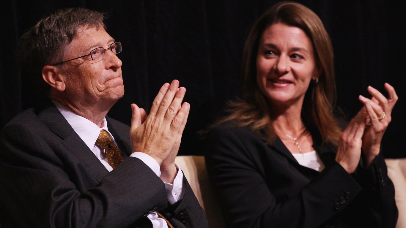 Бил Гейтс и бившата му съпруга Мелинда споделиха снимка с първата си внучка