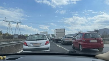 Заради ремонт на жп надлез при 159 и км на магистралата