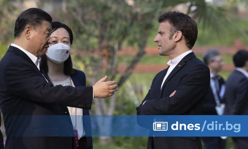 В първия ден от визитата си Макрон се срещна с