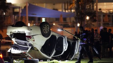 Ведомството поясни че кола се е врязала в група хора