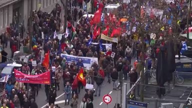 В страната се проведоха над 100 демонстрации в различни градове