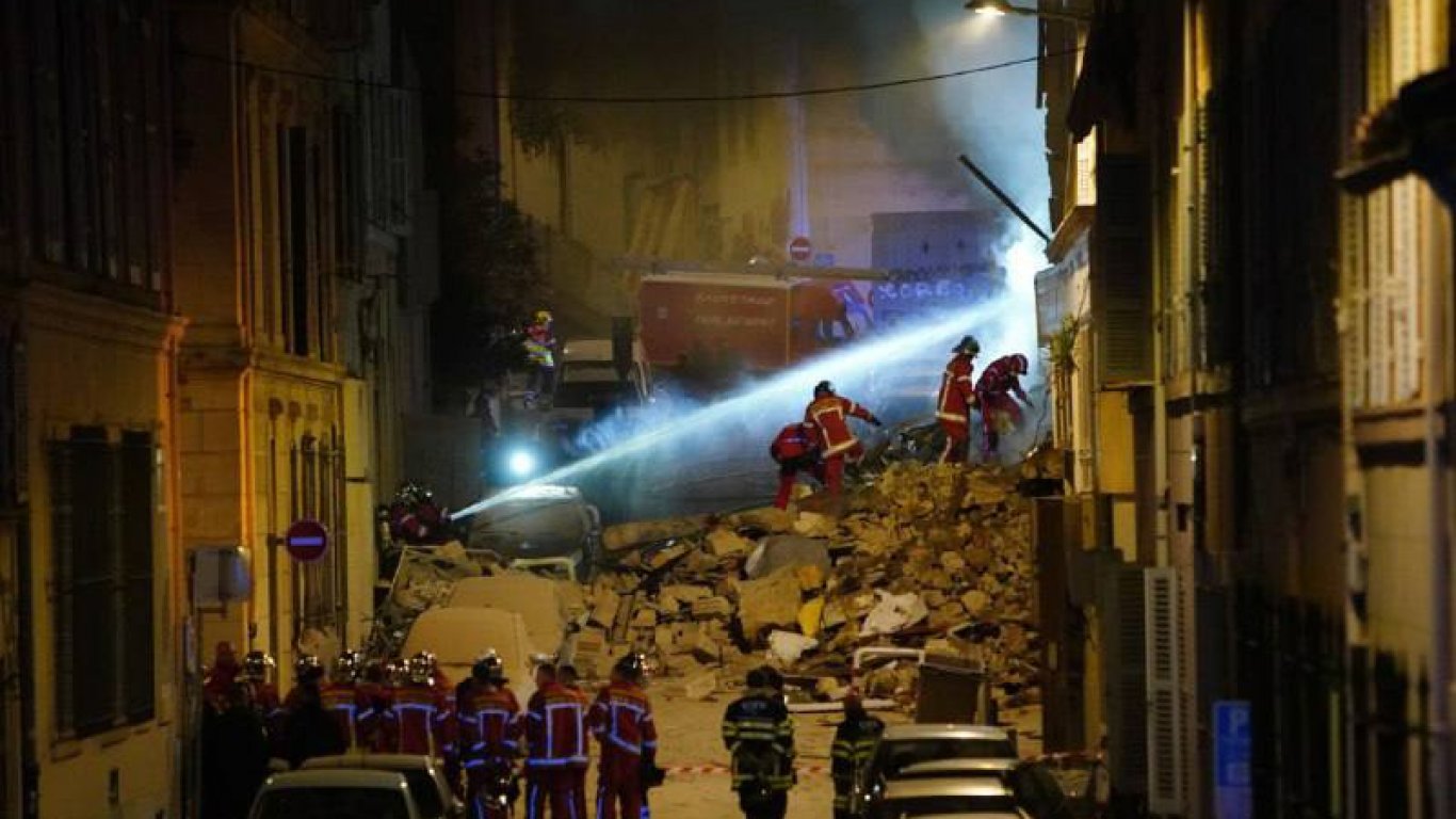 Взрив в сграда отне живота на няколко души в Марсилия (видео)