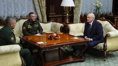 Лукашенко се видя с Шойгу и поиска Москва да защитава Беларус като своя земя (видео)