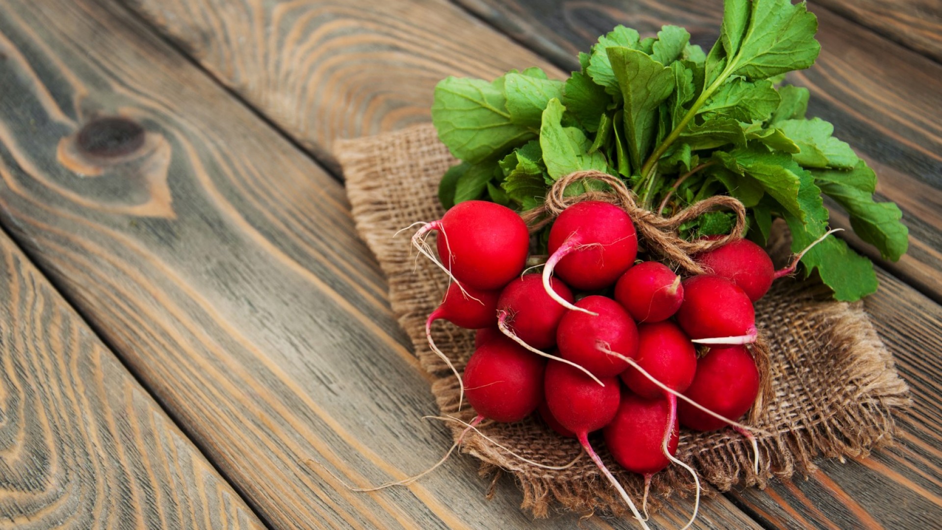 Не изхвърляйте листата от репичките, а ги превърнете в нещо вкусно