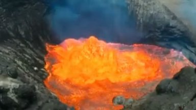 Един от най големите и активни вулкани на Камчатка Шивелуч е