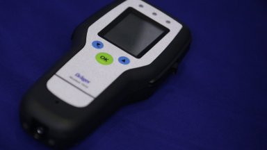 Дежурството на униформения служител било приключило когато забелязал на бензиностанция