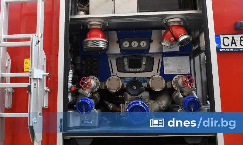 В единия случай малко след 14:00 часа е подаден сигнал