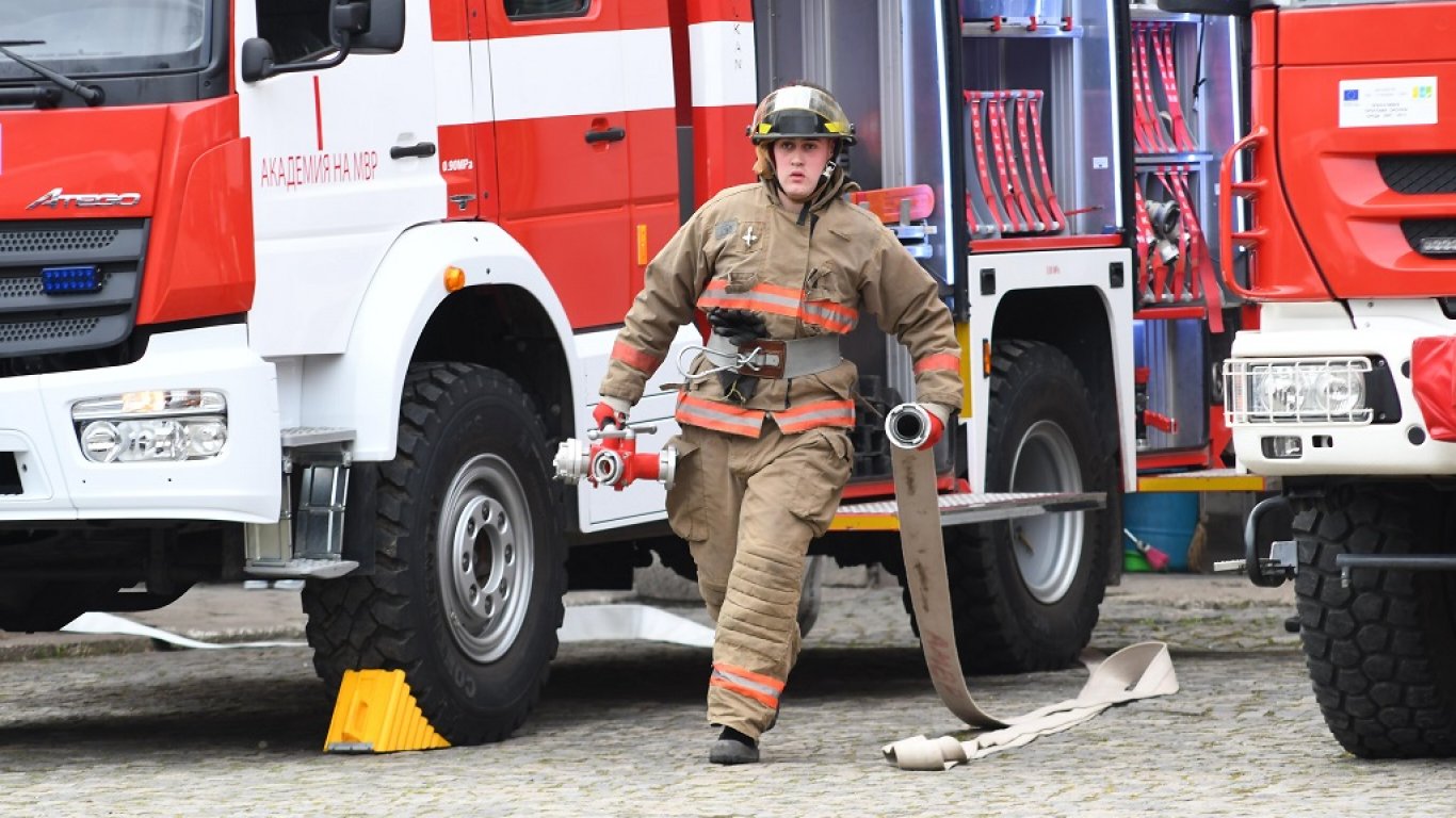 Дете загина при пожар в жилищен блок в пловдивския квартал "Кючук Париж"