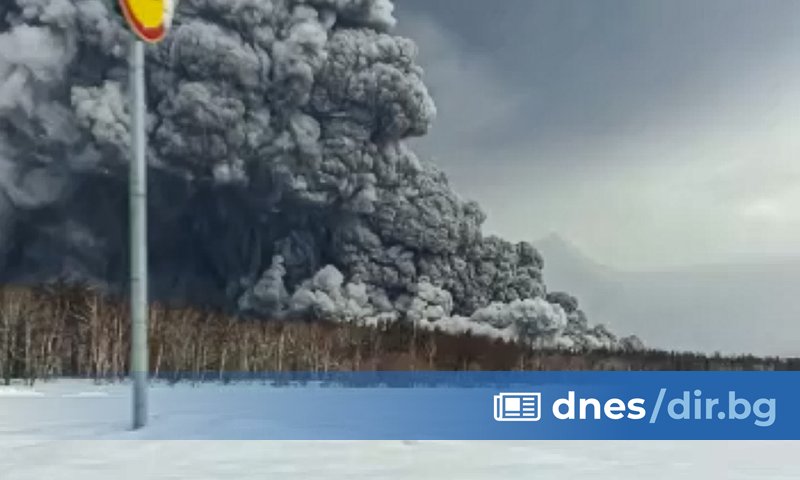 Един от най-големите и активни вулкани на Камчатка, Шивелуч, е