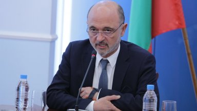Министър Меджидиев и заместник министър председателят по управление на европейските средства