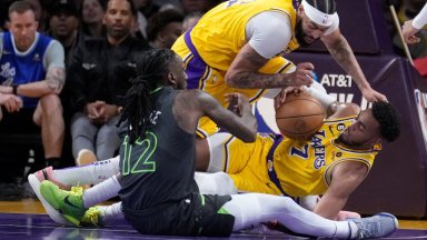 Обрат и драма с продължения пратиха Лейкърс в плейофите